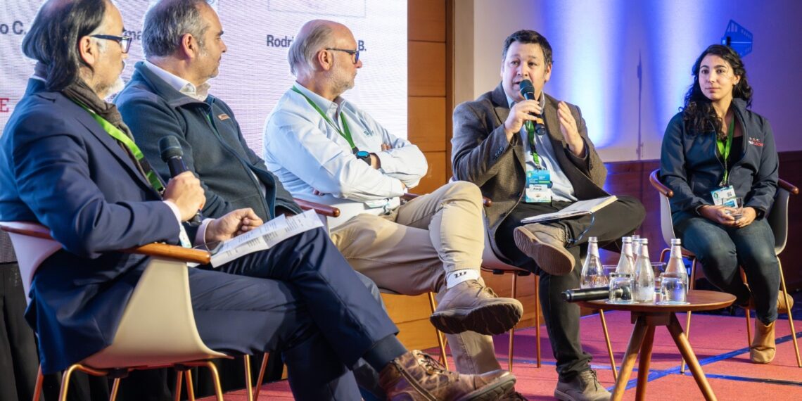 SalmonChile participó en segunda versión de seminario “Los Lagos: Potencia Alimentaria”