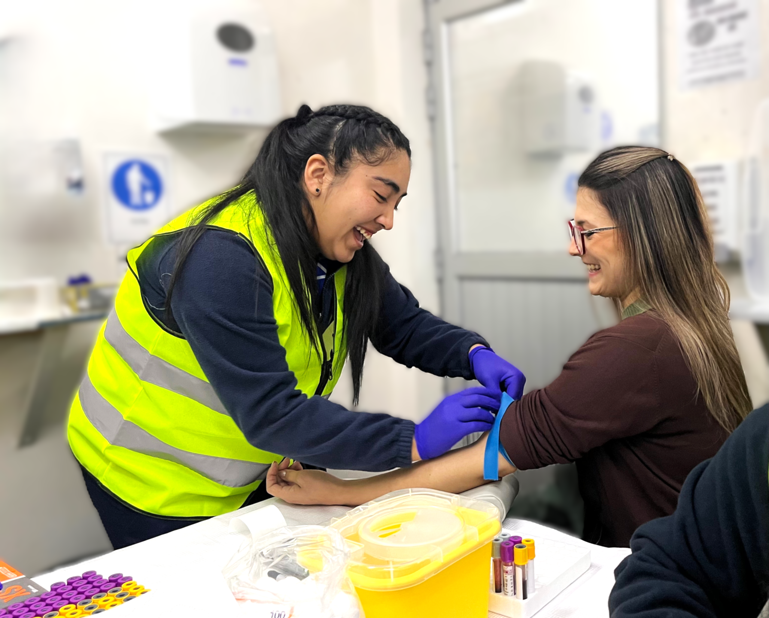 Andes Salud realiza más de 1.300 exámenes preventivos gratuitos a trabajadores de Angelmó Foods en Ancud