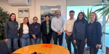 SalmonChile y Fundación Lista de Espera consolidan alianza estratégica para reducir brechas de salud en las regiones de Los Lagos y Aysén