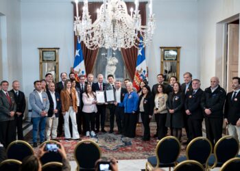 Presidente Kast encabeza firma de decreto que instituye el Día del Trabajador del Salmón