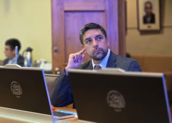 Diputado Barría respalda gestión ante JUNAEB para que el salmón se incorpore en la alimentación escolar